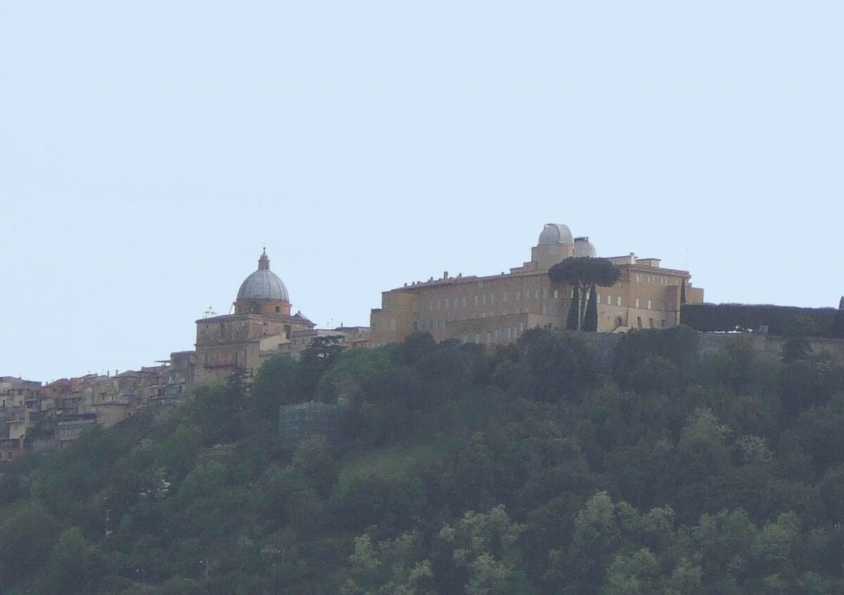 The Pontifical Palace at Castel Gandolfo with the Church of San Tommaso — the papal summer residence where the encounter allegedly occurred